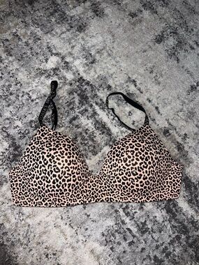 Victoria's Secret Pink T-Shirt Leopard Print Bra